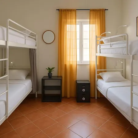 Hostelshqiponja Tirana